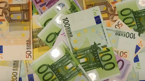 100-euro-bills.webp