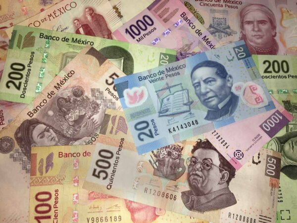 Mexican-pesos-bills