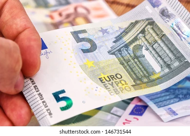 Counterfeit 5 Euros